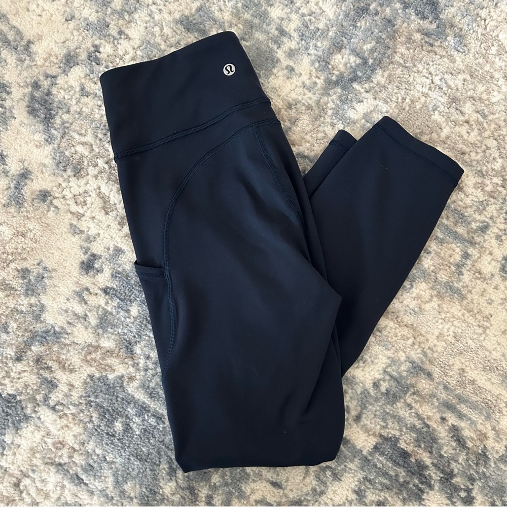 💕Lululemon Navy Align leggings with side pockets size 6💕